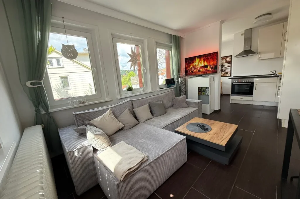 Titelbild Apartment Eule in Braunlage im Harz mit stilvoller Ferienwohnung und gemütlichem Wohnbereich